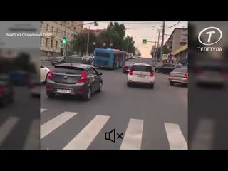 «Раньше был лайнщиком, просто еще не адаптировался»: туляк снял дерзкое вождение водителя автобуса