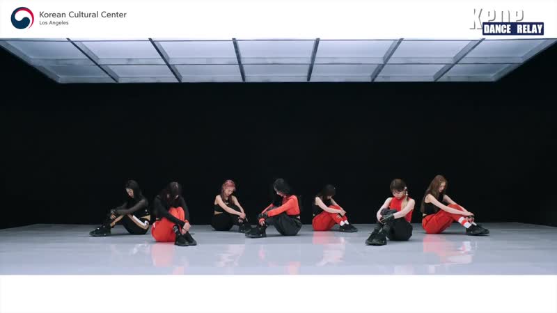 KCCLA x Cherry Bullet Relay Dance Hands