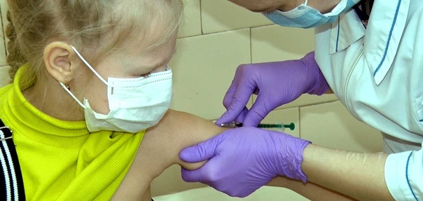 Разрешение родителей на прививку. Как подписывать прививку в школе. Школьная медсестра. Как подписывать прививку в школе. Дети на прививке в школе.