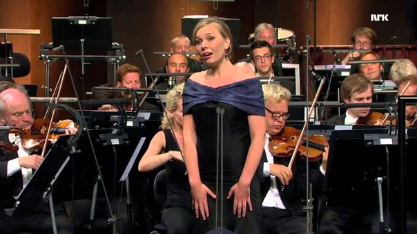 Elsa Dreisig Louise Depuis le jour Charpentier Queen Sonja International Music