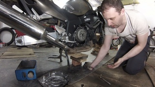Снимаю  для порошковой покраски  крышки- сцепления , генератора, ГРМ. HONDA CBR 1100XX.