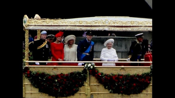 The Queens Diamond Jubilee Pageant at the Thames