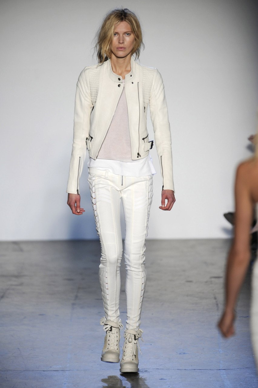 Агата Буковски | Manila