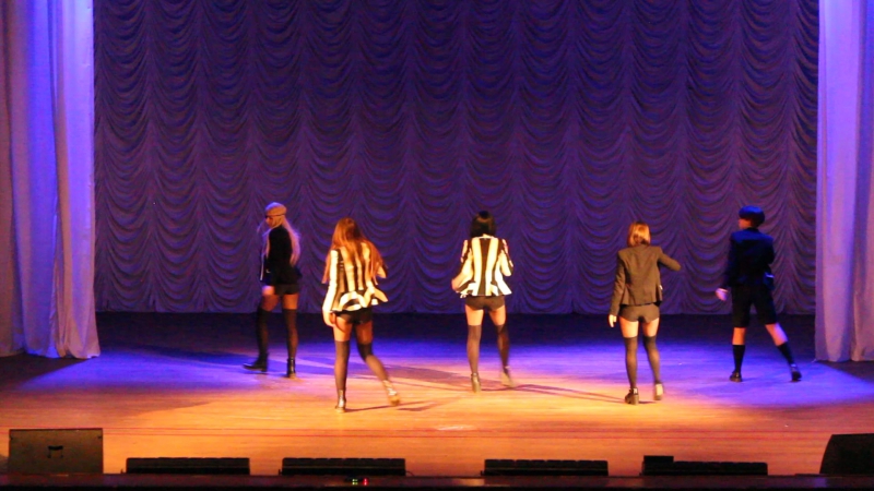 Outcasts f (x) Red Light World Festival Idol Con Autumn