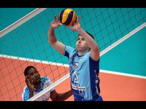 Volleyball. Learning to pass the ball with two hands on