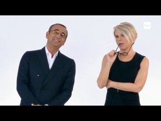 Festival di Sanremo 2017 - Carlo Conti e Maria De Filippi cantano Vattene amore