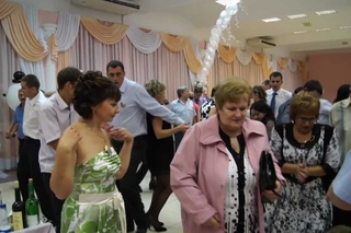 На свадьбе