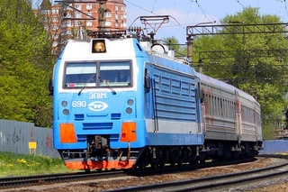 Электровозы ЭП1М-690 с поездом №310 Воркута — Адлер и ВЛ80Т-1040/ВЛ80С-/900/888(1)