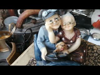 Фигурка старичков, советские подстаканники, часы