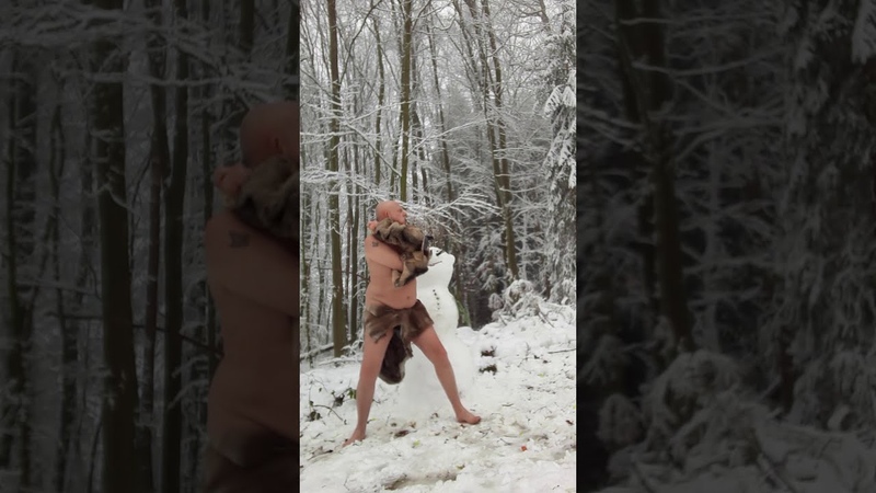 Here is a shot of Yeti Taken in forest Вот редкий снимок Йети Случайно снято