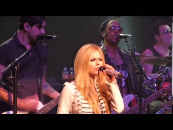 Girlfriend Avril Lavigne at Foxwoods Casino Resort Final Show, The Avril Lavigne