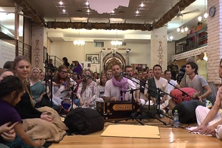 Ojasvi 2 Kirtan Moscow 25 10 15